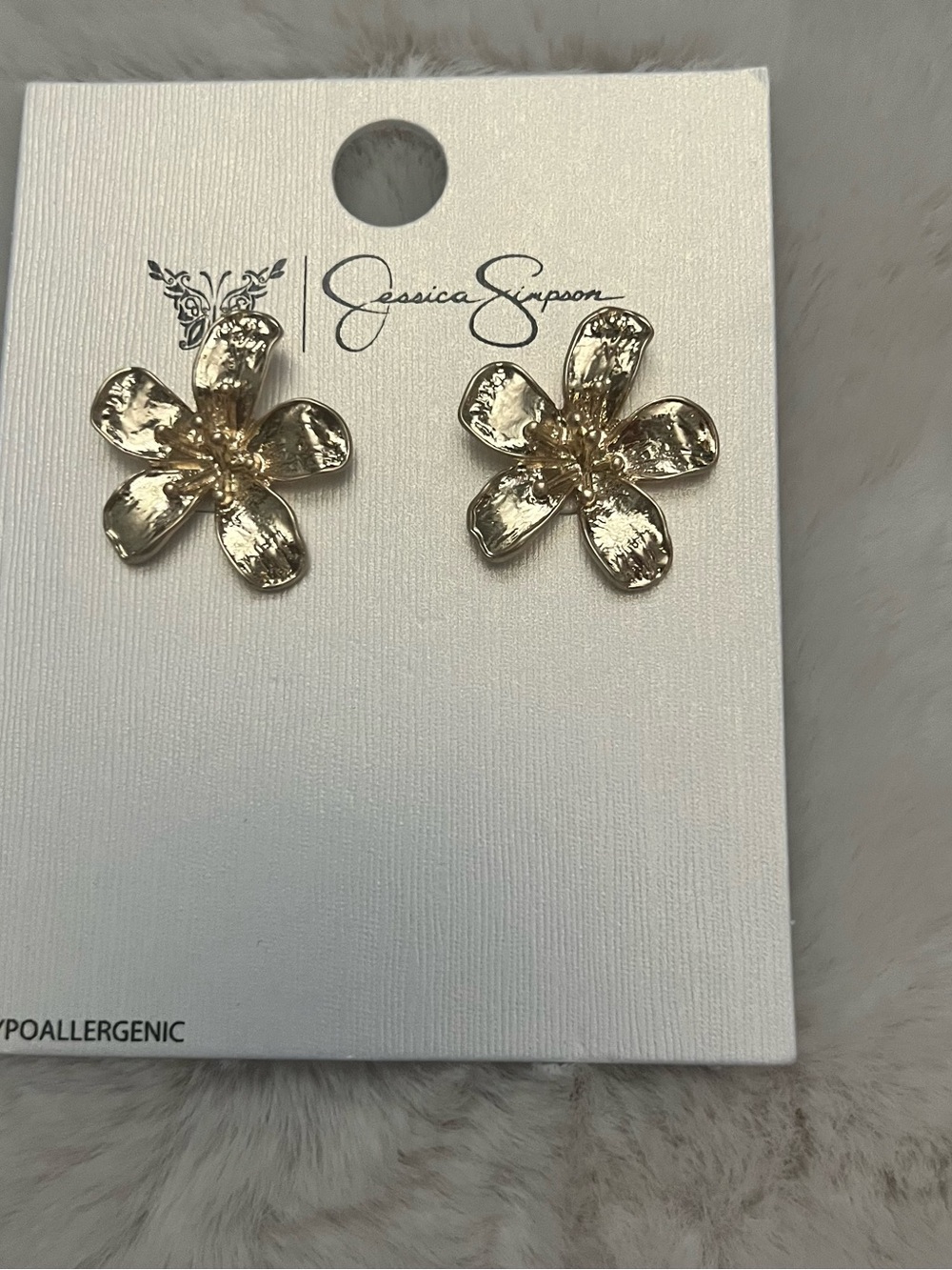 Jessica Simpson Shiny Gold Floral Petal Studs - Picture 2 of 6